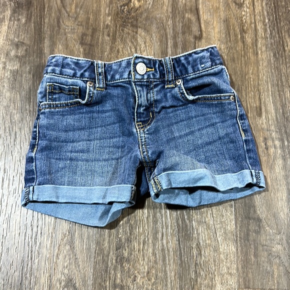 Cat & Jack Other - Kids Cat and Jack Jeans Short Size XS(4/5) excellent condition!